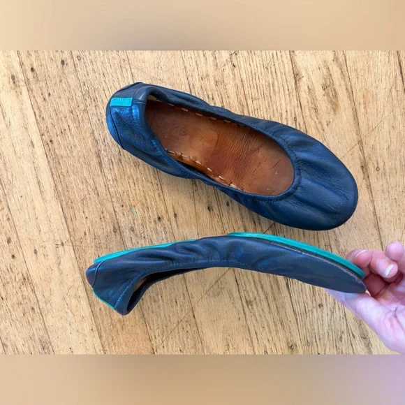 Tieks 100% leather California navy ballet flats teal sole foldable - Picture 9 of 16
